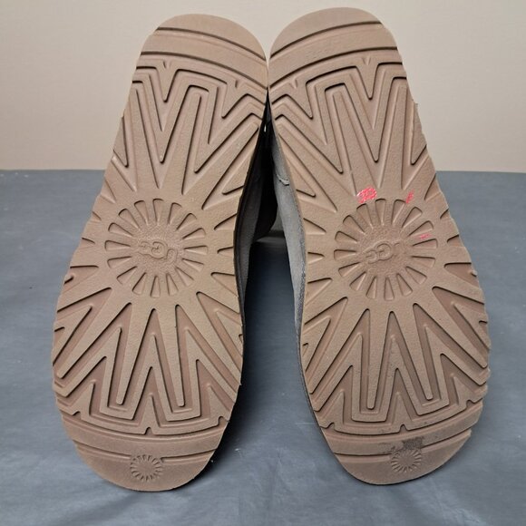 UGG Classic Lace Short Boots Suede Size 9 - Picture 8 of 10